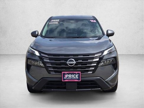 Used 2026 Nissan Rogue SV FWD image 2
