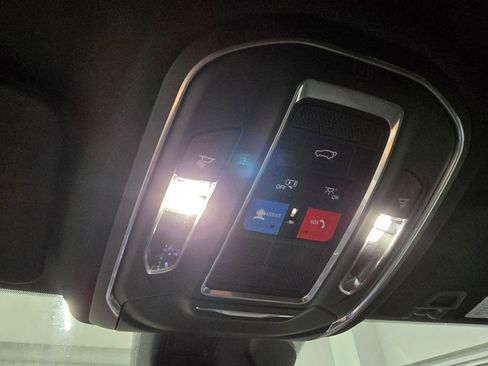 New 2025 Jeep Grand Cherokee Laredo w/ Luxury Tech Group I RWD image 26