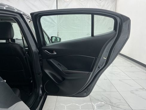 Used 2014 MAZDA MAZDA3 s Touring FWD image 25