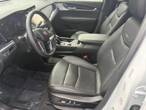 Used 2025 Cadillac XT5 Premium Luxury AWD/4WD image 9