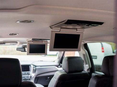 Used 2017 Chevrolet Suburban LT AWD/4WD image 32