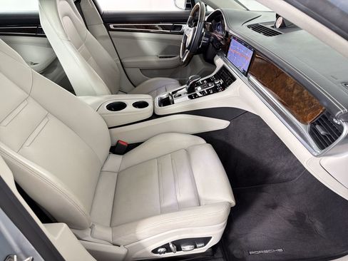 Certified 2018 Porsche Panamera image 30