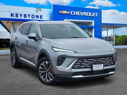 Used 2024 Buick Envision Preferred AWD/4WD image 1