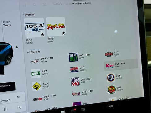 Used 2021 Tesla Model Y Long Range image 19