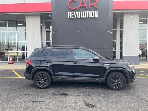 Used 2024 Volkswagen Taos S image 8