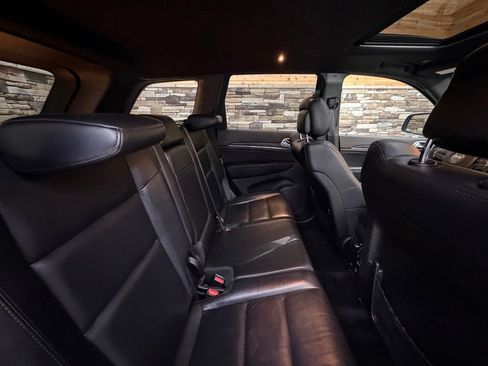 Used 2019 Jeep Grand Cherokee Limited AWD/4WD image 31
