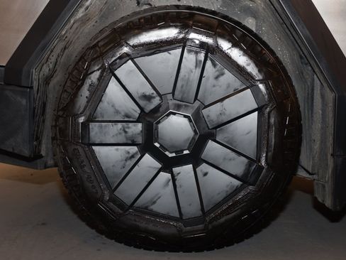 Used 2024 Tesla Cybertruck Cyberbeast image 23