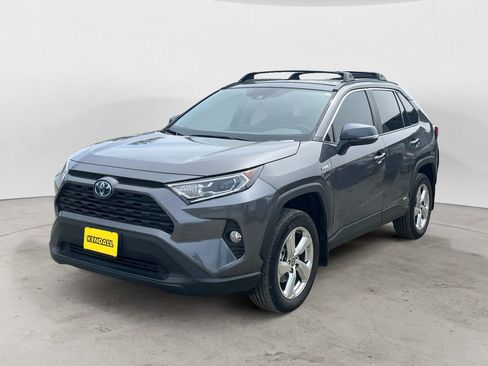 Used 2021 Toyota RAV4 XLE Premium image 1