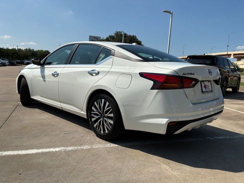 Used 2025 Nissan Altima 2.5 SV FWD image 8