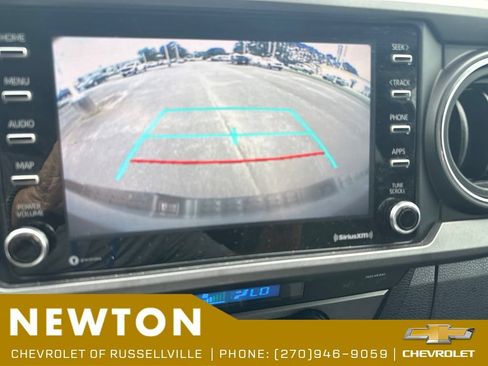 Used 2021 Toyota Tacoma TRD Sport AWD/4WD image 8