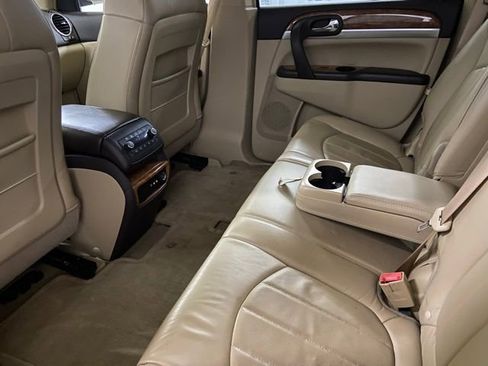 Used 2009 Buick Enclave CXL w/ Entertainment Package #2 image 27