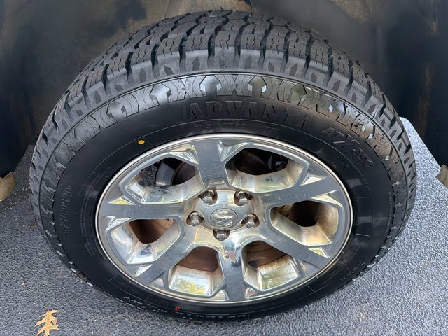 Used 2017 RAM 1500 Laramie AWD/4WD image 19