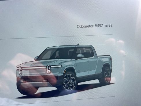 Used 2025 Rivian R1T Adventure image 10