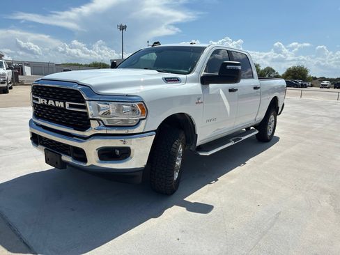 Used 2024 RAM 2500 Big Horn w/ Off Road Package AWD/4WD image 7