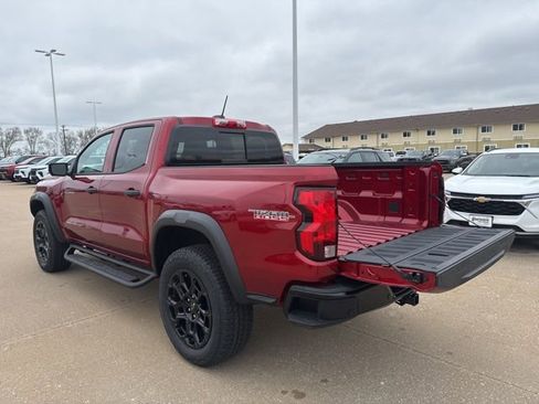 New 2026 Chevrolet Colorado Trail Boss w/ Off-Road Front Bumper Package AWD/4WD image 7