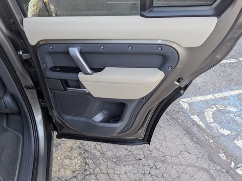 Used 2023 Land Rover Defender 110 X-Dynamic SE AWD/4WD image 44