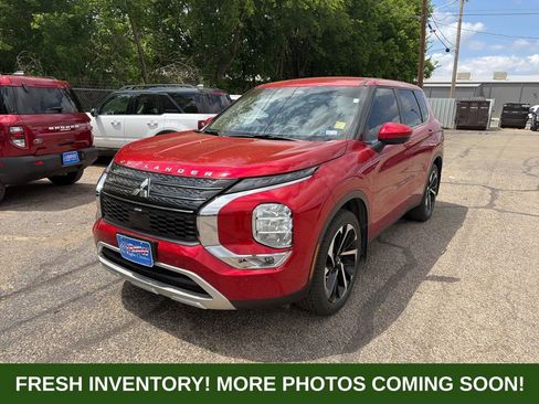 Used 2024 Mitsubishi Outlander SE image 3