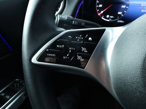 Used 2024 Mercedes-Benz GLB 250 image 15