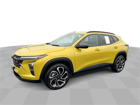 Certified 2024 Chevrolet Trax RS w/ Sunroof Package image 1