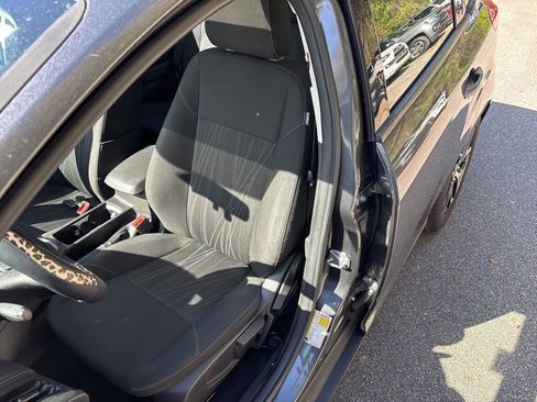 Used 2017 Ford Focus SEL image 3