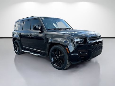 Used 2023 Land Rover Defender 110 X-Dynamic SE image 7