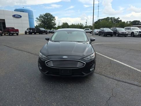 Used 2019 Ford Fusion SE w/ Equipment Group 151A FWD image 8