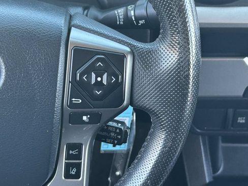 Used 2020 Toyota Tacoma SR5 RWD image 23