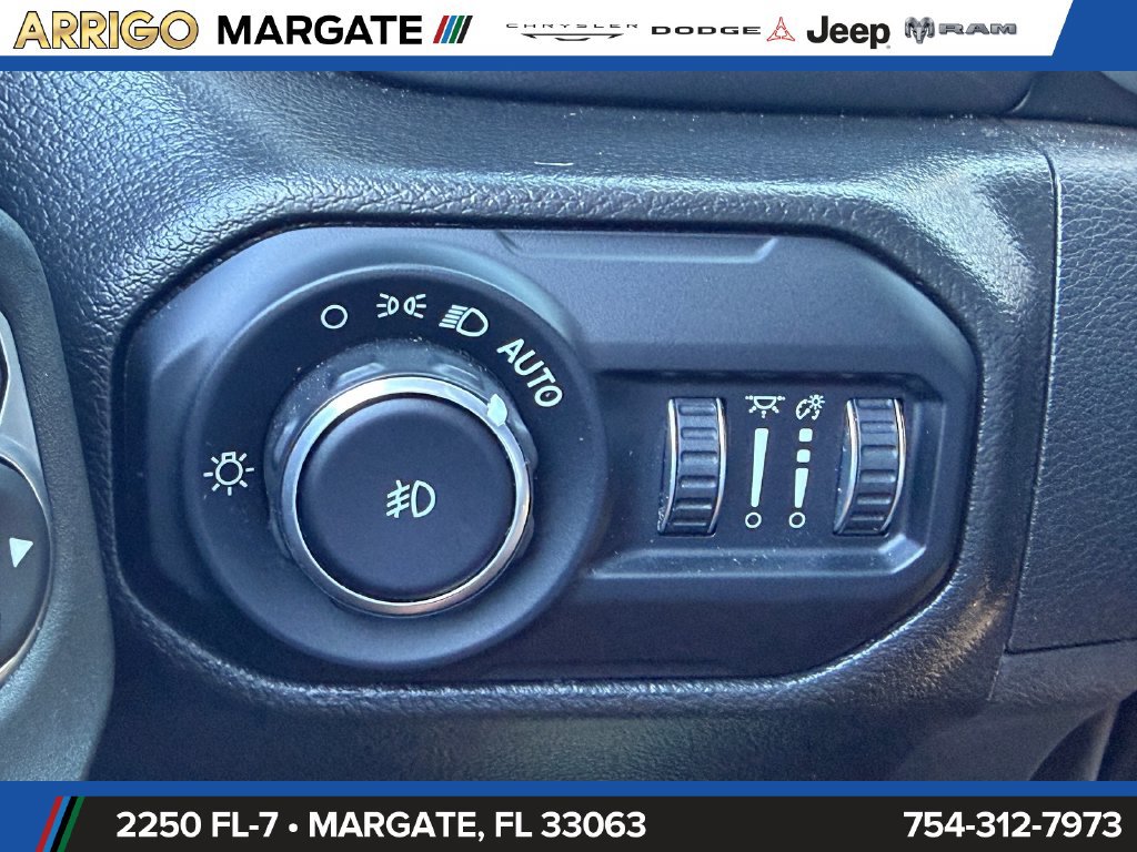 Used 2022 Jeep Wrangler Unlimited Rubicon AWD/4WD image 33