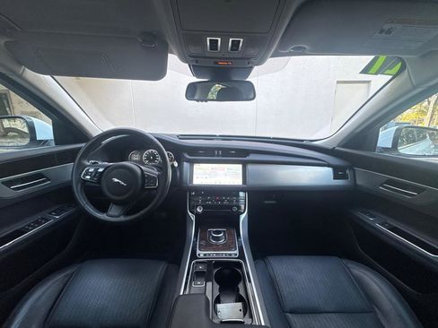 Used 2017 Jaguar XF Prestige image 15