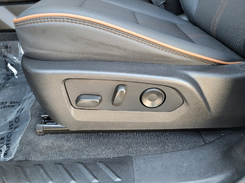 Used 2026 GMC Canyon AT4 AWD/4WD image 13