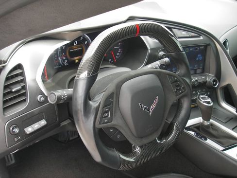 Used 2016 Chevrolet Corvette Z06 w/ 3LZ Preferred Equipment Group RWD image 29