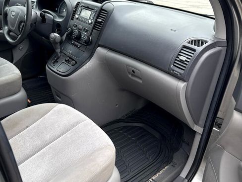 Used 2011 Kia Sedona LX image 13
