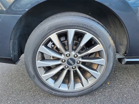 Used 2021 Lincoln Navigator Reserve w/ Luxury Package image 7