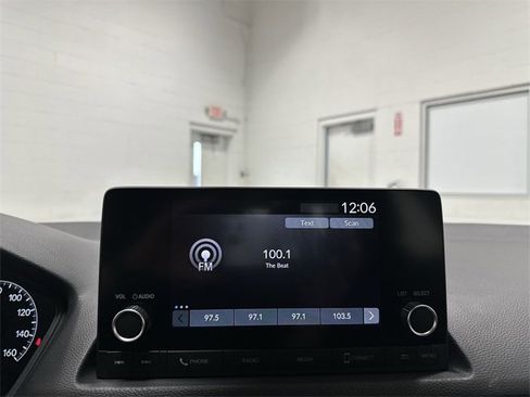 Used 2023 Honda Civic Sport image 29