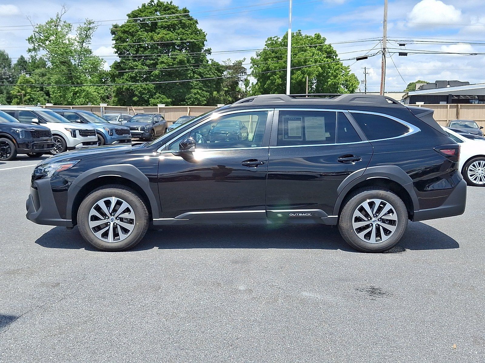 Used 2025 Subaru Outback Premium w/ Popular Package #1A AWD/4WD image 8