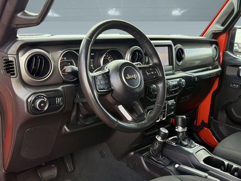 Used 2023 Jeep Wrangler Unlimited Sport AWD/4WD image 4