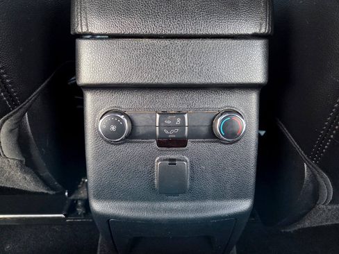 Used 2016 Ford Explorer XLT w/ Equipment Group 202A FWD image 26