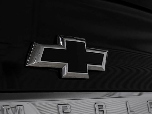 Used 2017 Chevrolet Impala LT FWD image 49