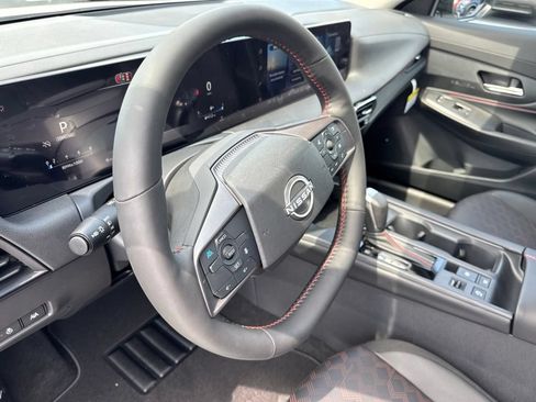 New 2026 Nissan Sentra SR w/ SR Premium Package FWD image 24