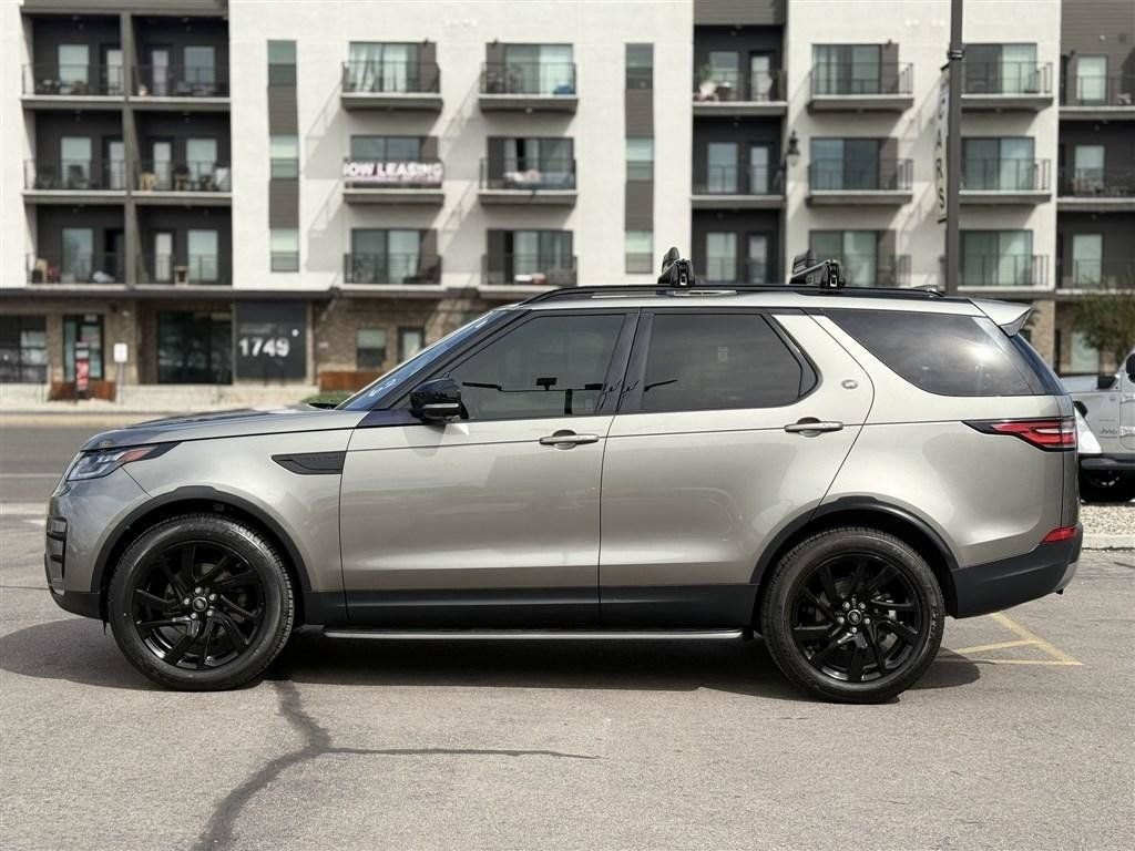Used 2018 Land Rover Discovery HSE AWD/4WD image 4