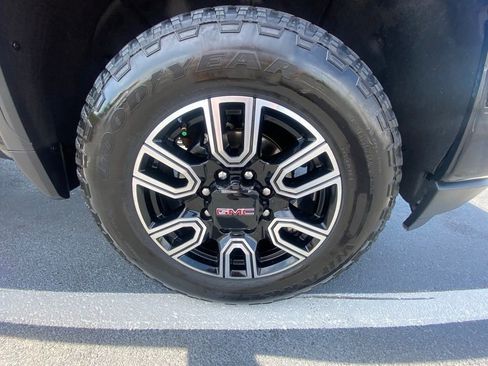 Used 2023 GMC Sierra 2500 AT4 w/ AT4 Preferred Package AWD/4WD image 27