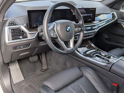 Used 2025 BMW X5 xDrive40i w/ Parking Assistance Package AWD/4WD image 10