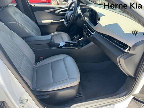 Used 2025 Buick Envista Avenir FWD image 26