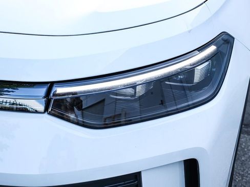 New 2026 Volkswagen Tiguan SE image 17