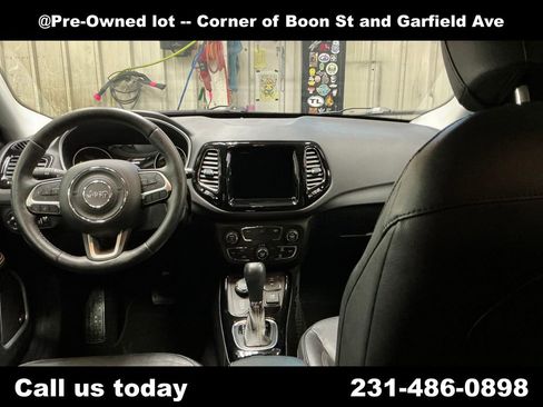 Used 2017 Jeep Compass Limited w/ Navigation Group AWD/4WD image 18