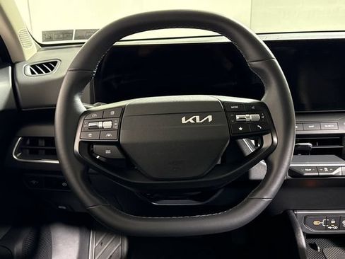 Used 2025 Kia K4 EX FWD image 25