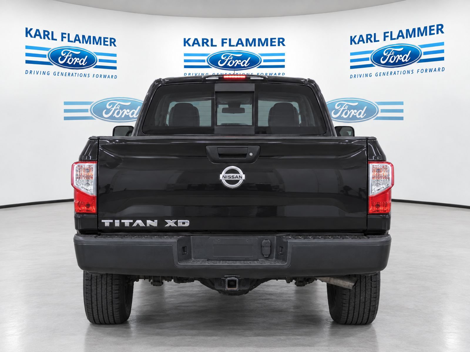 Used 2017 Nissan Titan S RWD image 4