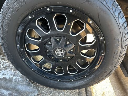 Used 2014 GMC Sierra 1500 Denali w/ Driver Alert Package image 12