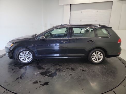 Used 2019 Volkswagen Golf S FWD image 4