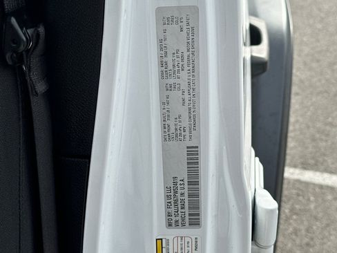 Used 2023 Jeep Wrangler Unlimited Rubicon 4xe image 35